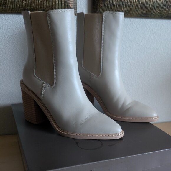 New Leather Chelsea Women’s boots Taupe Size 7M/37.5 - Picture 3 of 5